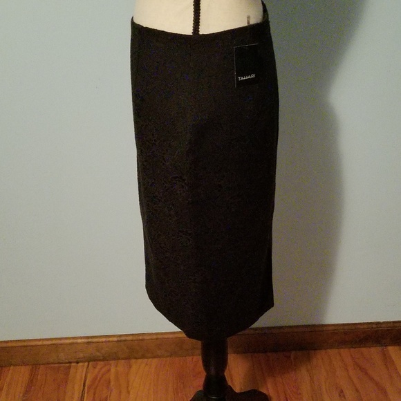 Tahari Floral Patterned Black Janet Skirt - Picture 3 of 10